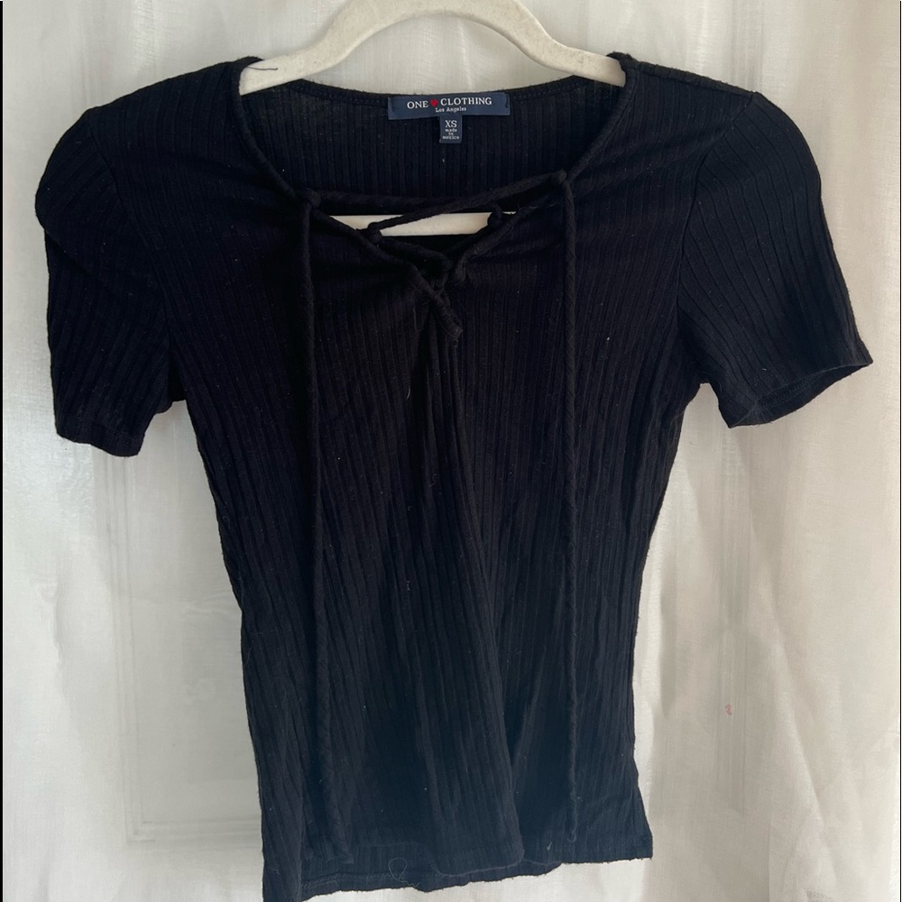 black front lace top! stretchy material